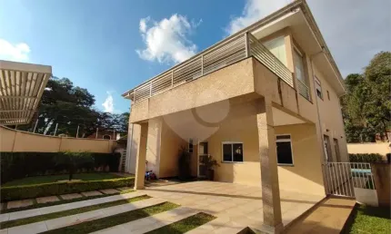 Sobrado com 4 quartos à venda ou para locação em Interlagos - SP