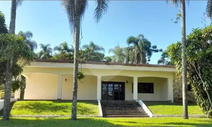 Fazenda à venda na Doutor André Stucchi, Centro, Embu-Guaçu