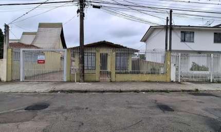 Residência com piscina no Guabirotuba - Terreno com 491,04m2
