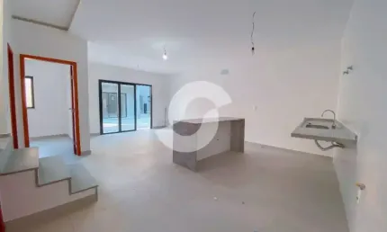 Casa triplex com 3 ou 4 suítes em condomínio em Itaipu