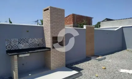 Casa de 2 quartos, 1 suíte e vaga em Itaipuaçu Maricá