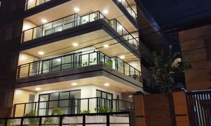 Apartamento de 2 suítes com 93.8m² com lavado e varanda gourmet e 1 vaga de garagem.