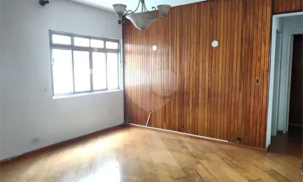 Apartamento de 2 Dormitórios amplos no Bosque da Saúde