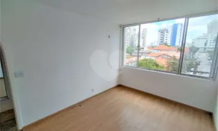 Apartamento na Vila Mariana - 2 quartos - 2 banheiros - 1 vaga de carro