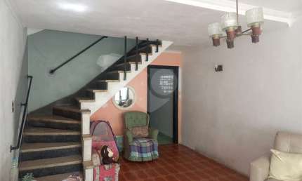 CASA COM 03 QUARTOS, 01 VAGA - MIOLO VILA GUMERCINDO