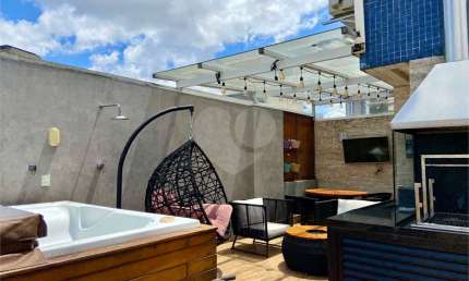Cobertura com área gourmet perto do metrô Vila Mariana