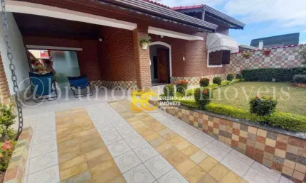 Casa térrea á 800m do mar  - Três Marias - Peruíbe/SP