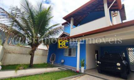Sobrado com 4 dormitórios à venda, 239 m² por R$ 550.000,00 - Centro - Peruíbe/SP