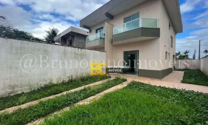 Casa Geminada com 2 Quartos – Aprox. 1800m da Praia