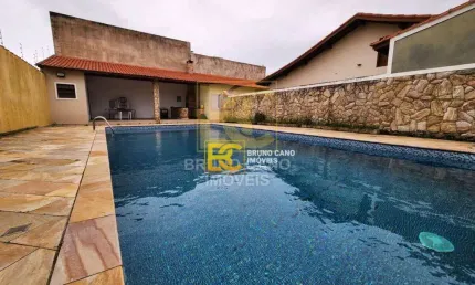 Casa Térrea em 2 Lotes com Área de Lazer a 200m da Praia