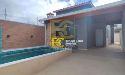 Casa térrea nova e moderna, a 1000 metros da praia!