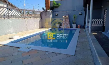 Casa térrea com piscina á 800m do mar - Florida - Peruíbe/SP