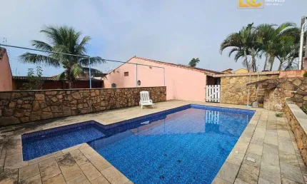 Casa térrea á 600m do mar á venda - Três Marias - Peruíbe/SP