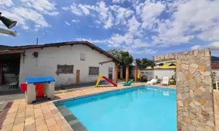 Casa térrea oportunidade em 2 lotes proximo ao mar com piscina - Peruíbe/SP