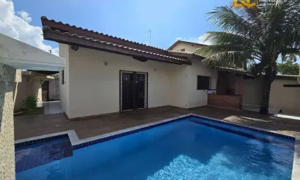 Casa térrea com piscina á 150m do mar - Jardim Mar E Sol - Peruíbe/SP