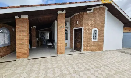 Oportunidade em peruíbe: casa a 150 metros da praia no balneário são joão batista i