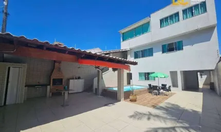 Sobrado com piscina, 6 dormitórios, garagem para 7 carros - jangada - peruíbe/sp