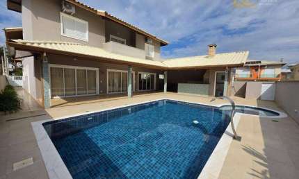 Sobrado à venda com 4 Suites em Condominio - Três Marias - Peruíbe/SP