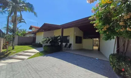 Casa à venda 200 metros do mar - Três Marias - Peruíbe/SP