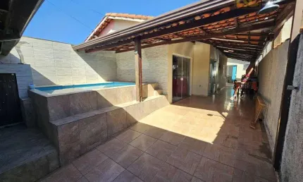 Casa com piscina e 3 quartos a venda - Ribamar - Peruíbe/SP