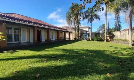 Casa com 4 dormitórios à venda - Belmira Novaes - Peruíbe/SP