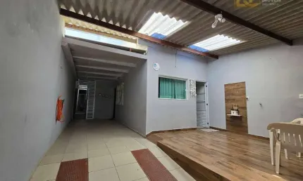 Casa com 2 quartos para alugar na Av. São João, 961, Centro, Peruíbe