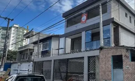 BELÍSSIMA CASA, AMPLA, À 700M DO MAR E FINO ACABAMENTO