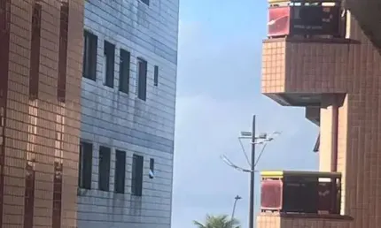BELÍSSIMO APARTAMENTO, À 140M DO MAR E LAZER COMPLETO
