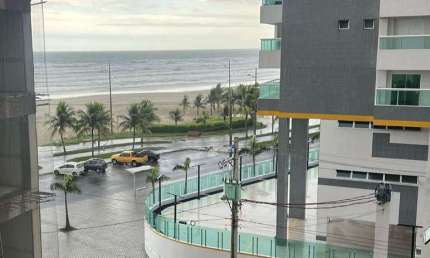 BELÍSSIMO APARTAMENTO, À 50M DO MAR E LAZER COMPLETO