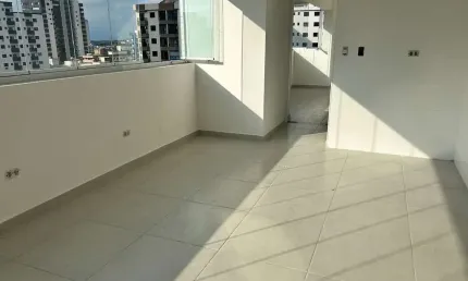 BELÍSSIMO APARTAMENTO, À 350m DO MAR E LAZER COMPLETO