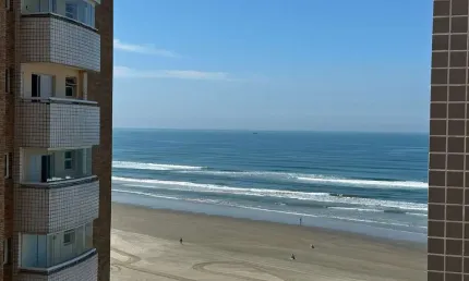 Belissímo apartamento, à 50m do mar e lazer completo