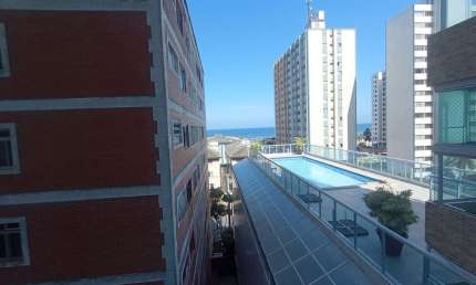 BELÍSSIMO APARTAMENTO, À 150m DO MAR E LAZER COMPLETO