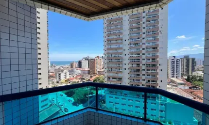 Belíssimo apartamento, à 150m do mar e área de lazer