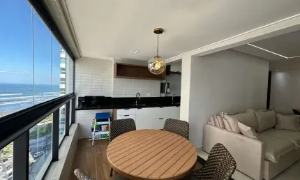 Belíssimo apartamento, à 50m do mar e lazer completo