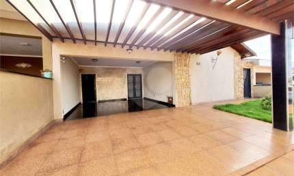 Casa em condomínio fechado com 3 quartos à venda na Rua Domingues Fernandes, Centro, Jardinópolis