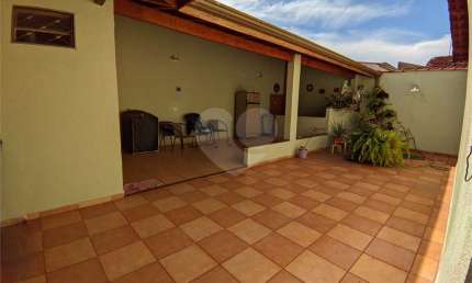 Casa com 4 quartos à venda em Valentina Figueiredo - SP