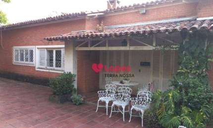 Casa Comercial para Venda e Locação - Centro - Vinhedo/SP