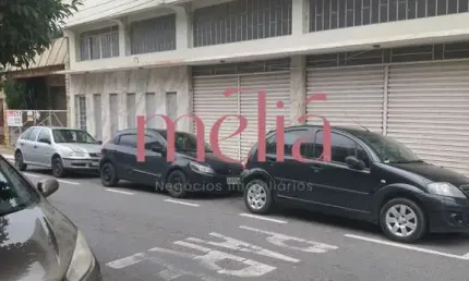 Sala Comercial/loja  na Rua Comendador José Garcia em  Pouso Alegre/MG