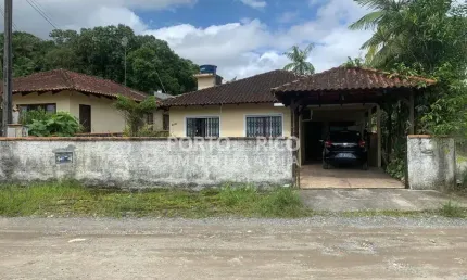 Casa c/  04 dormitórios   -Bairro  João Costa  - Joinville -SC