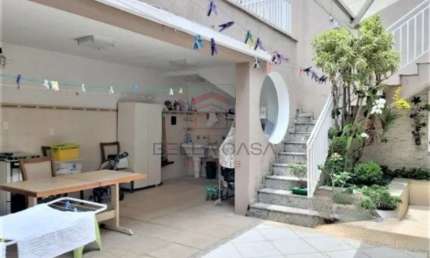 Sobrado com 4 Quartos e 6 banheiros à Venda, 255 m² por R$ 1.390.000