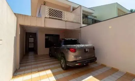 Casa a venda com 4 dormitórios a venda na mooca, entrada lateral e quintal
