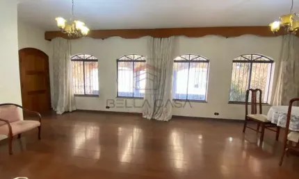 Casa  Terrea à Venda na Mooca com 3 Suítes, Entrada Lateral e Quintal - E