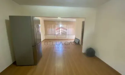 Casa térrea a venda na vila alpina com quintal e horta.