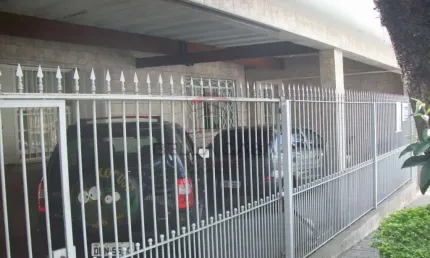 CASA COM 5 MORADIAS  MOOCA PROXIMO HOSPITAL CEMA , BOM PARA INVESTIDORES.