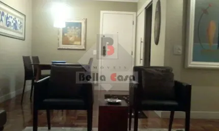 Apartamento totalmente reformado,amplo ,claro e arejado.Próximo as principais vias do bairro