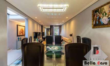 Casa à venda na Mooca com 4 quartos e 7 vagas - 218m2