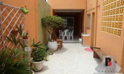 Sobrado 3 dormitórios, 3 vagas, quintal grande com churrasqueira mooca