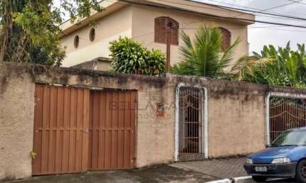 Sobrado com 4 dormitórios e 7 vagas no Alto da Mooca.