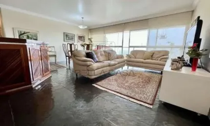 Apartamento com 150m2, com 3 dormitórios  sendo, 1 suite, com ótima varanda.