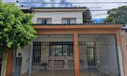 Sobrado a venda na mooca com sala para 3 ambientes.